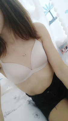 内衣质量不错,很柔软,穿着舒服,感觉透气不会勒, 就是那种存在感很弱,很轻松的那种,这个颜色比较浅,随便穿啥也不怕透。 内衣质量不错,很柔软,穿着舒服,感觉透气不会勒, 就是那种存在感很弱,很轻松的那种,这个颜色比较浅,随便穿啥也不怕透。