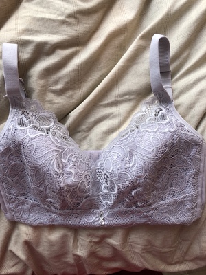 内衣非常好,客服也特别敬业,原先量胸围出现了一点误差,导致买错了号,客服也及时处理了,这个内衣建议买大一号,穿着会没有束缚感,如果按正常的码数买的话,可能会有点小紧,这个内衣挺好的,就是价格有点小贵 内衣非常好,客服也特别敬业,原先量胸围出现了一点误差,导致买错了号,客服也及时处理了,这个内衣建议买大一号,穿着会没有束缚感,如果按正常的码数买的话,可能会有点小紧,这个内衣挺好的,就是价格有点小贵