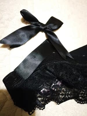 蝴蝶结太不结实了 第一次穿,还没提上就掉了 ,其他都还好 蝴蝶结太不结实了 第一次穿,还没提上就掉了 ,其他都还好