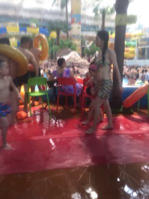 很贴身很舒服。减震效果很好。面料做工都很棒。值得购买