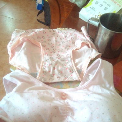 好评质量很好是纯棉的女儿说很好穿可以购买。客服态度很好很耐心。 好评质量很好是纯棉的女儿说很好穿可以购买。客服态度很好很耐心。