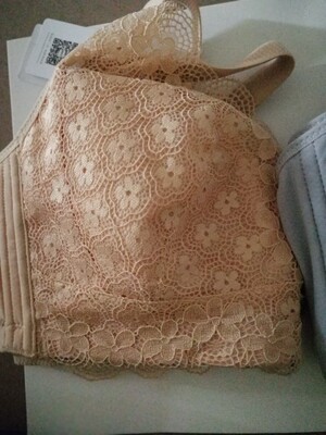 内衣款式漂亮，轻薄透气，穿着舒适，很不错