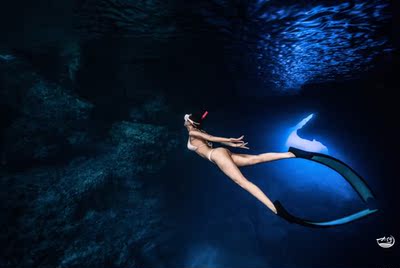 超好看哦 不过上衣有点容易走光 超好看哦 不过上衣有点容易走光