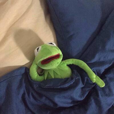 第一次在网上买内衣 但安莉芳的牌子我之前都在商场买的 这次对着之前买的内衣码子 在网上买了 敲好的刚刚好 真的不会下掉。。。。。这样可以开心穿露肩滴衣服了😄