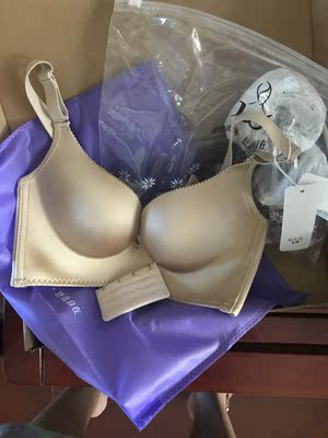 看上去手感是感觉跟朋友圈微商卖的一样呢，还没穿，不知具体效果怎么样？习惯好评