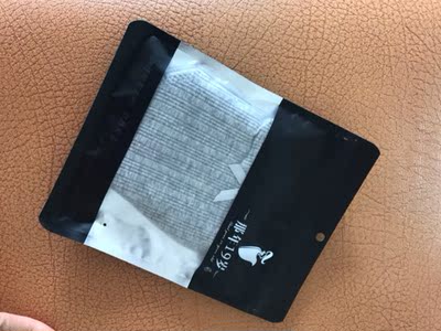 裤裤的质量很好挺不错的发货，也很快面料很不错，好评包装也很好。