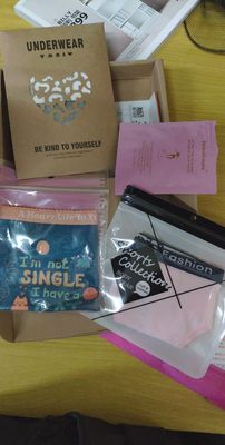 惊喜，包装好好看，每一种都仔细包好  还没穿但摸着很舒服    这家店特别关心了一定会回购哒  祝生意兴隆