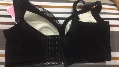 收副乳效果挺好的，显胸小，不下坠