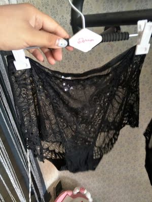 内裤质量非常好，穿着也舒服，还性感，客服服务态度很好，快递服务也非常好