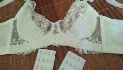 内衣挺好看的。穿着也舒服。喜欢。推荐购买…… 内衣挺好看的。穿着也舒服。喜欢。推荐购买……