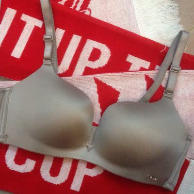 内衣收到啦，料子特别舒服，客服推荐的码数穿上正好，而且特别舒服，之前就在这家买过觉着不错又回购的，依旧没让我失望，喜欢的小仙女们可以下手呦~