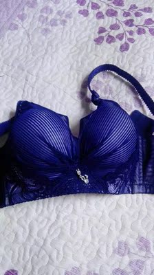 宝贝不错，穿着舒服，不勒人，外形漂亮，第二次购买了！