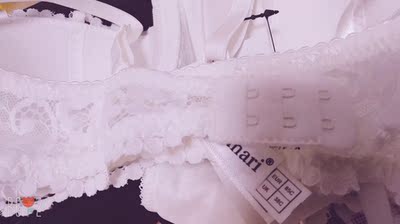 没有色差,挺小巧可爱的,蕾丝做工不错,比想象中的好。点赞(。ò ∀ ó。) 没有色差,挺小巧可爱的,蕾丝做工不错,比想象中的好。点赞(。ò ∀ ó。)