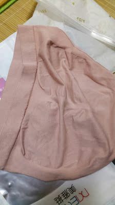 布料很滑很软，弹性也飞常大，每个独立包装，很值