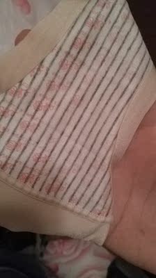 我155，刚好100斤，胸肉多，臀宽扁，大腿粗，穿着有些费力，不算很舒适，有点喘不过来气。貌似不能买开裆的，屁屁瓣瓣提臀效果有缺陷。送了条好内裤，遇热花纹会消失，不能再挑剔了。谢谢卖家&hellip;