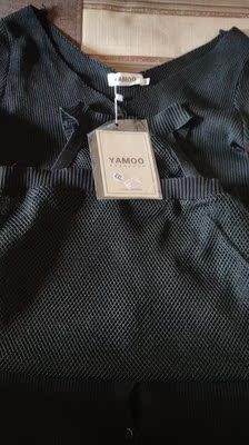 衣服上身很好看  店家推荐的尺码正合适  物超所值  这种料子应该不会起球的  满分好评  还会继续光顾