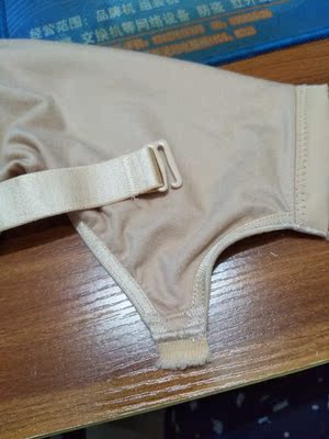 本来收藏了你们店铺的，感觉还行，给了好评，谁知试了是这种质量，回家试了，居然一下就断了，还没洗呢，太差了吧就这个质量