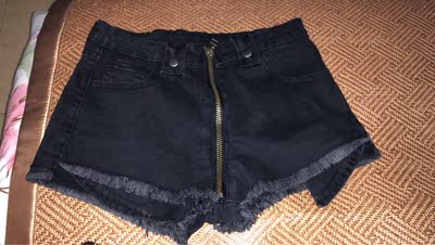 试了一下,就喜欢热裤,质量不错。上身后再追加。 试了一下,就喜欢热裤,质量不错。上身后再追加。