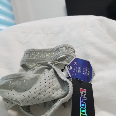 真的很喜欢，面料感觉特别轻薄，舒适，滑嫩，感觉像婴儿的肌肤。舒服的感觉自己好像没穿，非常棒的宝贝。以后我只在looksee买了。