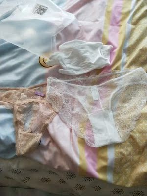 都好漂亮，我最贵一条内内被朋友抢走了，送我手套干嘛，送袜子内裤多好呀