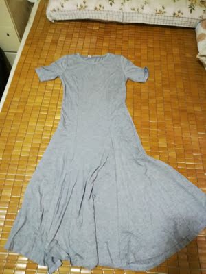 第一次买来就喜欢，这次是回购了灰色，属于浅灰，如果深灰会更好