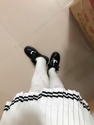 真的穿着舒服  而且很好看  穿了3三天没有起球  也不会掉档