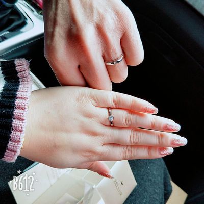 讨论送女友珂兰钻石钻戒怎么样，钻石项链好吗？是大品牌吗？