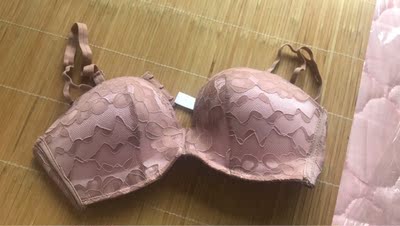 回头客了，自然不用多说，好穿，防滑，和这个夏天很搭