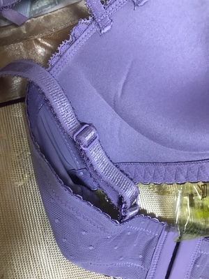 太差了 第一次发来就这样 然后换货……结果比第一次还糟糕 ……😒客服就是一条宗旨 不喜欢就退……要么6块钱补贴……呵呵 我的时间就是6块钱??? 太差了 第一次发来就这样 然后换货……结果比第一次还糟糕 ……😒客服就是一条宗旨 不喜欢就退……要么6块钱补贴……呵呵 我的时间就是6块钱???