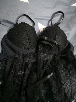 衣服穿的很舒服  黑色透视有点性感