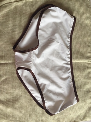 质量很好，穿起来很舒服，尺码准确，已经购买很多次了～一如既往的好，大爱～