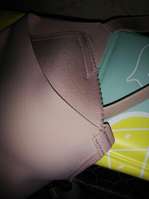 挺好的,布料舒服,尺码也还合适,就是底片有点容易移位,还是一片式的好啊!推荐。扣子需要注意一下,不能太用力,容易坏。时间原因没有多拍照片。总体还是推荐149这款!如果耐穿会回购,建议客服能推荐一点洗护内衣的小知识。 挺好的,布料舒服,尺码也还合适,就是底片有点容易移位,还是一片式的好啊!推荐。扣子需要注意一下,不能太用力,容易坏。时间原因没有多拍照片。总体还是推荐149这款!如果耐穿会回购,建议客服能推荐一点洗护内衣的小知识。