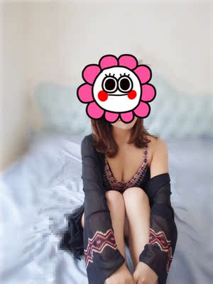 聚拢效果挺好的  黑色比较显瘦哦   挺性感的