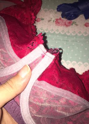 如图所示这个地方，穿起的时候很不舒服