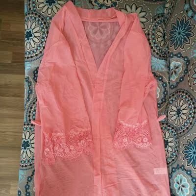 尺码合适，手感也还行的。很性感的睡裙，丁字裤不适应，就放着了