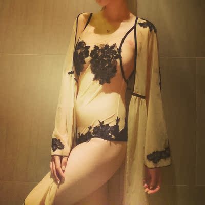 给女朋友买的，几乎透明，太性感了吧，很喜欢哦，生活需要情趣