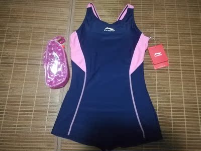 宝贝收到了，比预计的要理想，做工精细，而且面料很好且有弹性，立马上身试穿，效果特好，修身！很满意的一次购物。