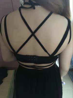 挺不错的哈,布料挺好,款式很喜欢,喜欢露背的 挺不错的哈,布料挺好,款式很喜欢,喜欢露背的