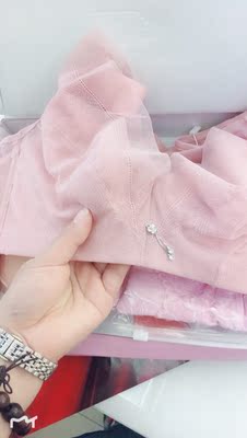 第二次购买了超高级漂亮、真是舒服的不要不要的！很满意.喜欢的妹子你只要不是平胸都可以入手，又舒服又美！