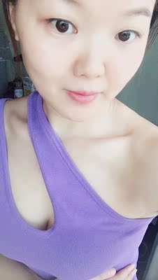 挺好的，显胸，小胸的福利啊，准备回购一个换着穿戴