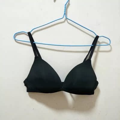 老客户了  宝贝很好 死了以后 非常喜欢  比基尼款式的 非常漂亮 质量也没得说  物美价廉