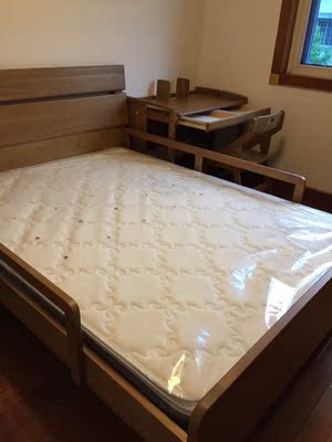 评测点评给孩子买生活了望塔学习桌怎么样,好用吗?是实木的吗?