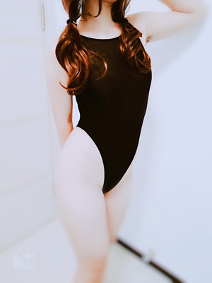 高叉很显腿长哦，但是腿粗系遮不住滴(捂脸)