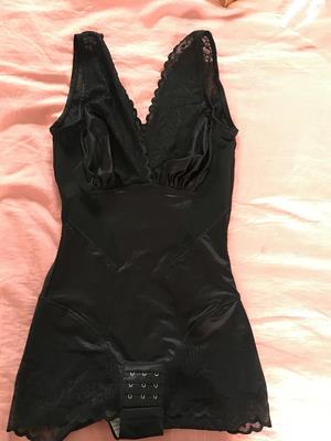 效果还不错，跟想像得差不多，收腹效果挺好的&nbsp;小肚子瞬间消失&nbsp;哈哈，穿着舒服，穿上以后腹部可以收的平平的，我以前也买了很多收腹产品，但是都不是太满意，这款说实话，真心不错，不用担心卷边，更不会跑肉。听说穿久了还能瘦下来，很喜欢，还会再来的，哈哈。