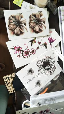 很丑，颜色搭配很丑