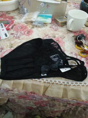 垃圾货,扭着的,能穿吗?奇葩商家,这都能造出来,客服还不理人,大家都别上当了! 垃圾货,扭着的,能穿吗?奇葩商家,这都能造出来,客服还不理人,大家都别上当了!