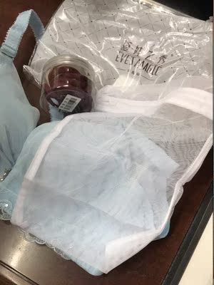 宝贝质量很好，赠品也实用，正在继续回购，嗯，商家服务特别到位。