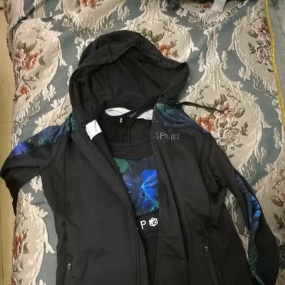 终于不用再退货了 我已经买健身服退了三家的货了!这家的衣服质量没说的 留下了 穿起来很漂亮!以后就在她家买了! 终于不用再退货了 我已经买健身服退了三家的货了!这家的衣服质量没说的 留下了 穿起来很漂亮!以后就在她家买了!