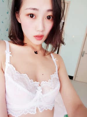 祺蕾家的老粉了。质量真的好，款式漂亮就忍不住买了，果然让我惊喜，内衣跟描述的一样，有钢圈都不会嘞，蕾丝薄款透气而且上身特别美腻