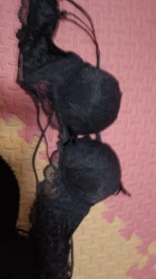 宝贝收到了，质量很好，内衣也很性感，客服态度也很好，有耐心，第二次回购了，这次又一下买了俩套，还划算。